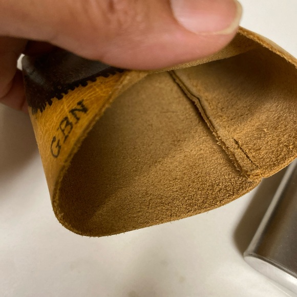 Top Shelf Stainless Steel Leather Covered Flasks 6 oz. - Picture 9 of 15